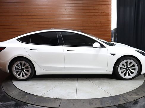 Used 2022 Tesla Model 3 image 16