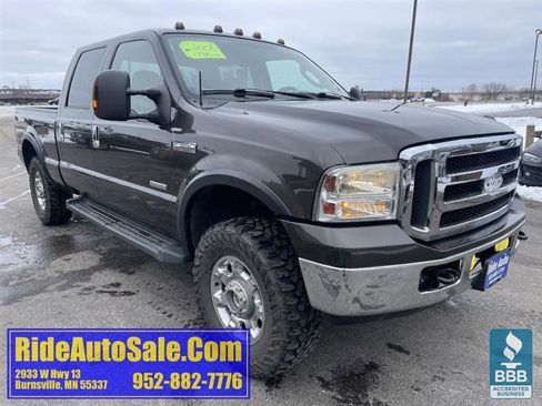 Used 2006 Ford F350 Lariat image 3