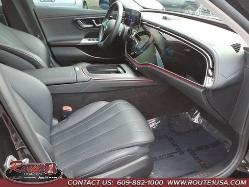 Used 2025 Mercedes-Benz E 350 4MATIC Sedan image 28