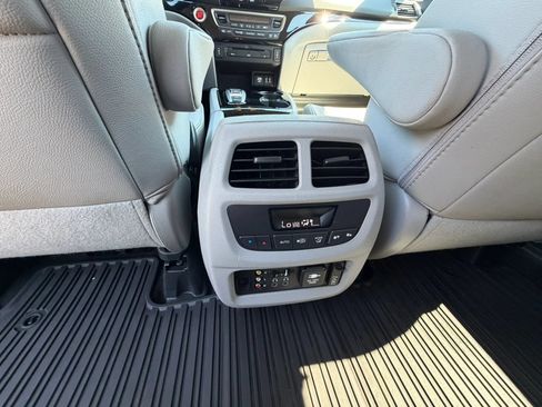 Used 2016 Honda Pilot Touring image 20