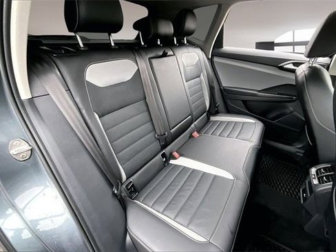 Used 2022 Volkswagen Taos SEL image 24