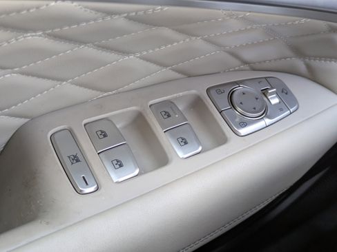 Used 2021 Genesis G70 2.0T w/ Prestige Package image 14