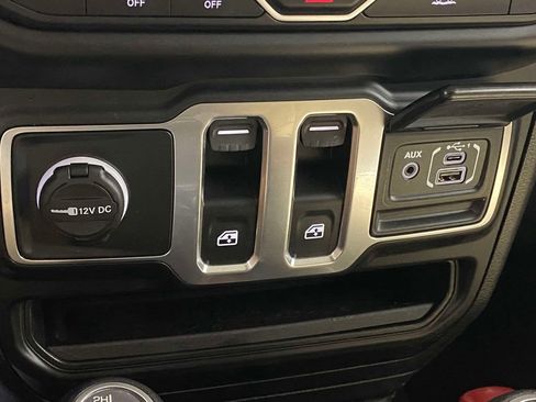 Used 2021 Jeep Wrangler Sport AWD/4WD image 30