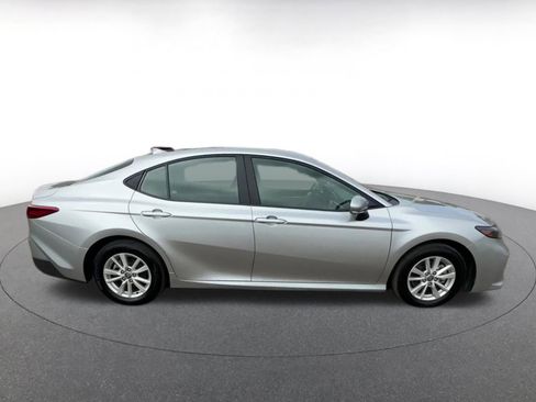 Used 2025 Toyota Camry LE image 16