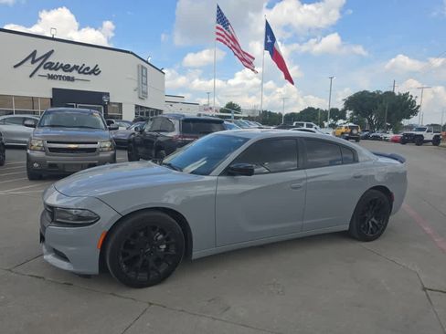 Used 2021 Dodge Charger SXT w/ Blacktop Package RWD image 1
