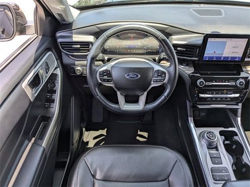 Used 2022 Ford Explorer Limited w/ Equipment Group 301A image 16
