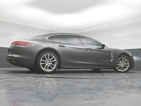 Used 2018 Porsche Panamera 4S Executive image 41
