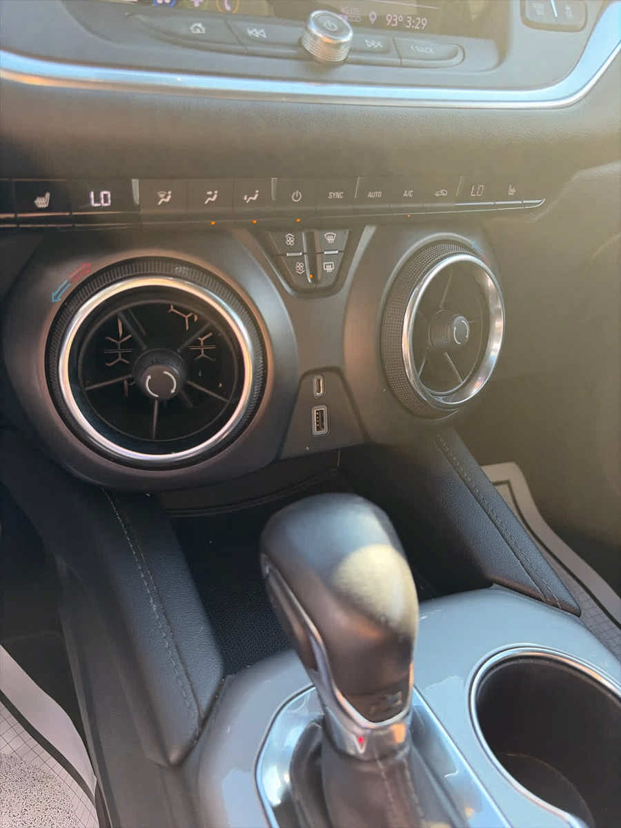 Used 2019 Chevrolet Blazer LT AWD/4WD image 28
