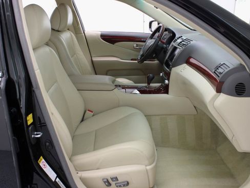 Used 2012 Lexus LS 460 w/ Comfort Pkg RWD image 47