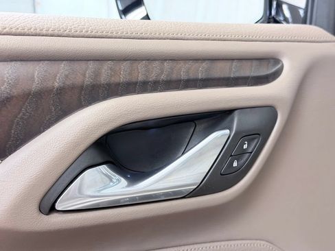 Used 2023 GMC Yukon XL Denali w/ LPO, Floor Liner Package AWD/4WD image 9