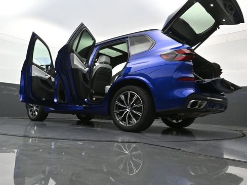 Used 2025 BMW X5 M60i image 45