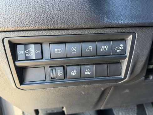 Used 2022 Toyota Tundra SR5 w/ SR5 Premium Package image 39