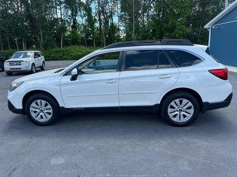 Used 2019 Subaru Outback 2.5i Premium AWD/4WD image 8