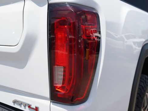 Used 2023 GMC Sierra 2500 AT4 w/ AT4 Premium Plus Package AWD/4WD image 21