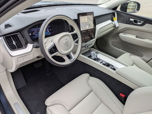 New 2026 Volvo XC60 B5 Ultra w/ Climate Package image 12