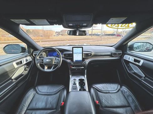 Used 2020 Ford Explorer Platinum w/ Premium Technology Package image 21