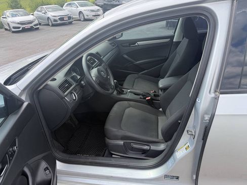 Used 2012 Volkswagen Passat 2.5 S FWD image 8