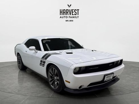 Used 2014 Dodge Challenger SRT8 Core RWD image 10