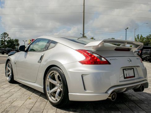 Used 2009 Nissan 370Z NISMO RWD image 5