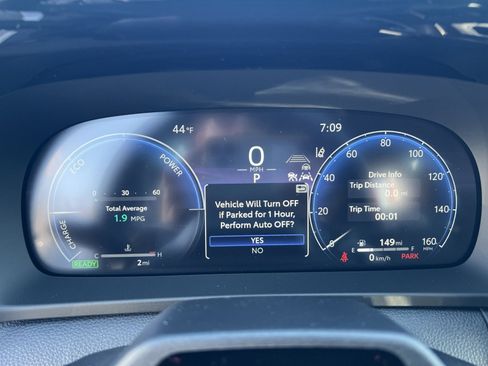 New 2025 Toyota Crown Signia image 12