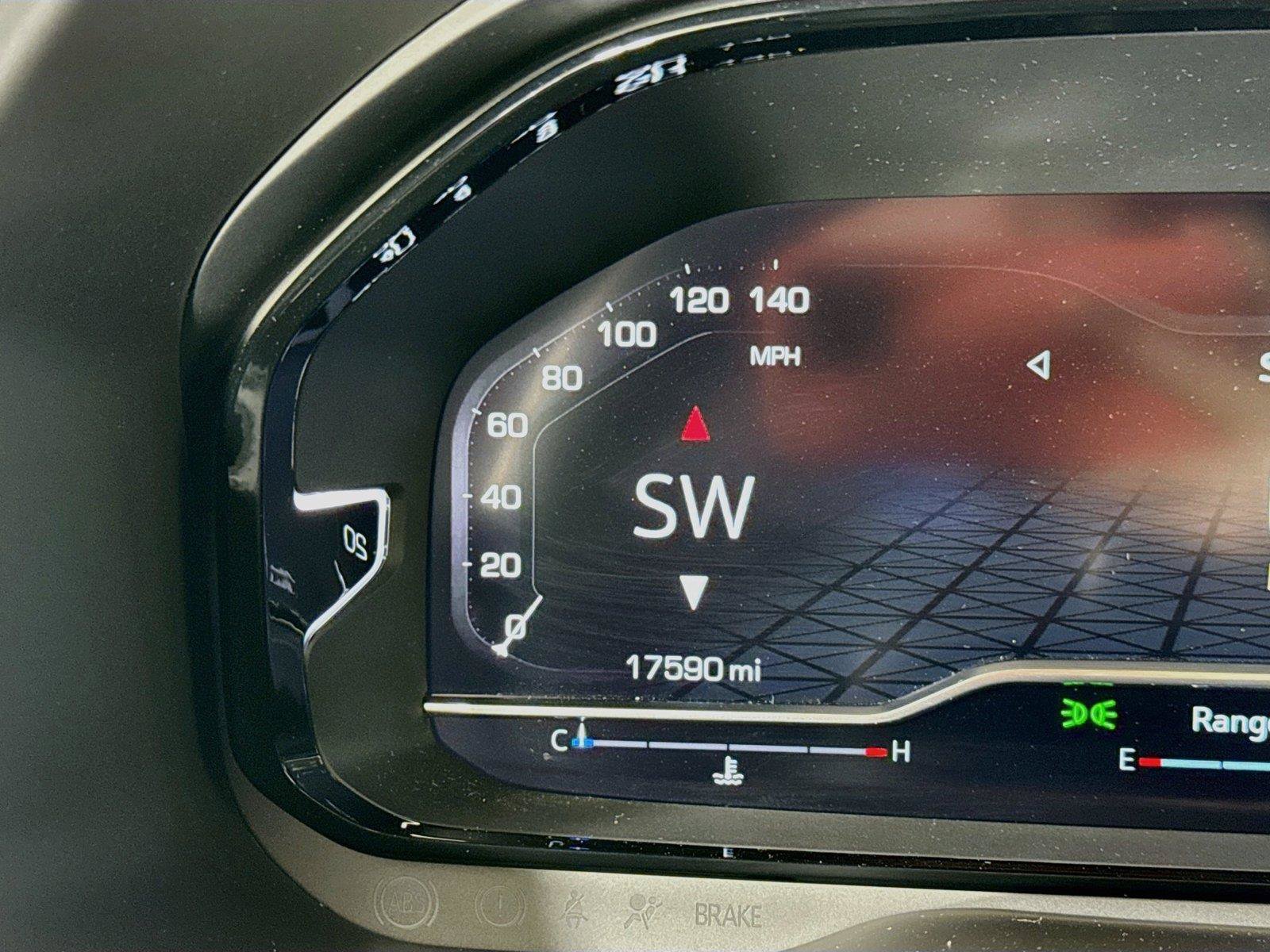 Used 2024 GMC Yukon XL Denali Ultimate AWD/4WD image 6