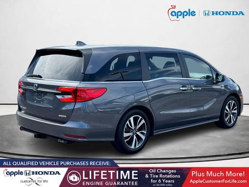 Used 2024 Honda Odyssey Touring image 3