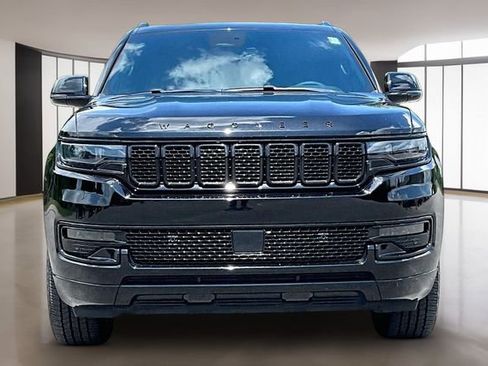Used 2023 Jeep Wagoneer Series II AWD/4WD image 2