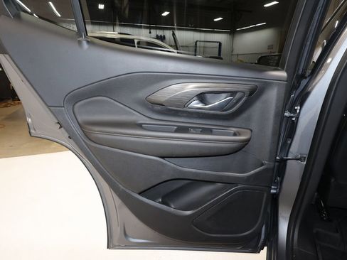 Used 2020 GMC Terrain SLT image 12