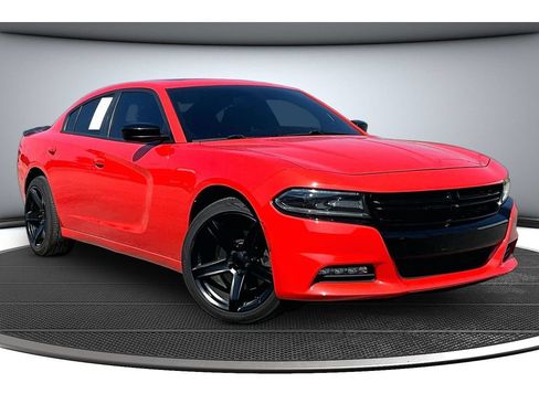 Used 2018 Dodge Charger GT w/ Blacktop Package AWD/4WD image 2