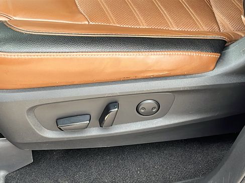 Used 2022 Nissan Pathfinder Platinum w/ Cargo Package FWD image 11
