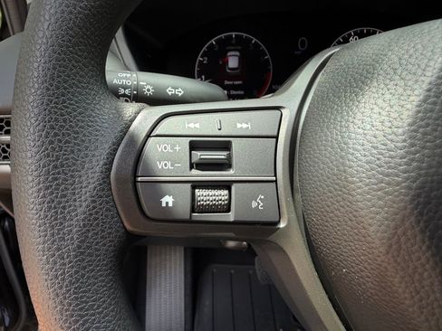 New 2026 Honda HR-V LX image 18