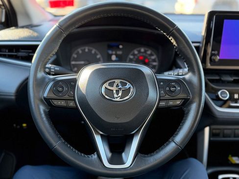 Used 2023 Toyota Corolla Cross LE w/ Moonroof Package image 10