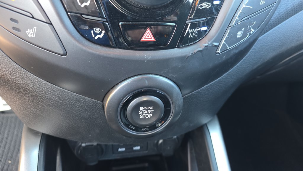 Used 2017 Hyundai Veloster Turbo FWD image 18