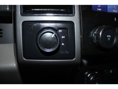 Used 2020 Ford F150 XLT image 31