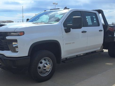 Used 2025 Chevrolet Silverado 3500 W/T image 4