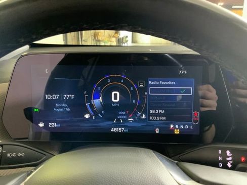 Used 2025 Chevrolet Equinox LT w/ Convenience Package II FWD image 9