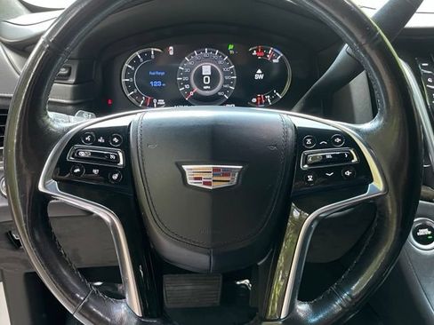 Used 2018 Cadillac Escalade Platinum RWD image 26
