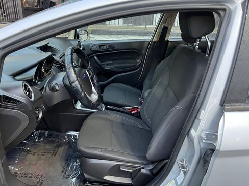 Used 2017 Ford Fiesta SE image 9