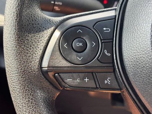 Used 2025 Toyota RAV4 XLE AWD/4WD image 19