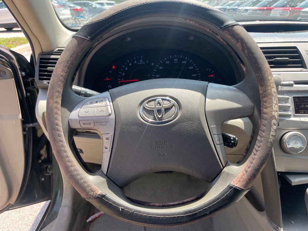 Used 2010 Toyota Camry LE FWD image 12