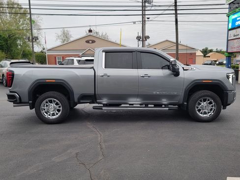 Used 2025 GMC Sierra 2500 Denali w/ Denali Reserve Package AWD/4WD image 4