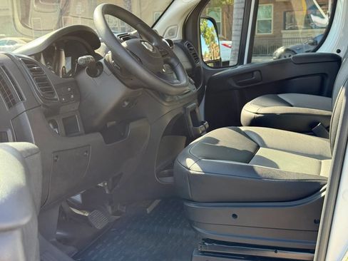Used 2025 RAM ProMaster 2500 w/ Convenience Group FWD image 16