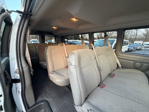 Used 2023 Chevrolet Express 3500 LS image 31