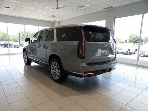 Used 2023 Cadillac Escalade ESV Premium Luxury Platinum w/ LPO, Radiant Package image 4