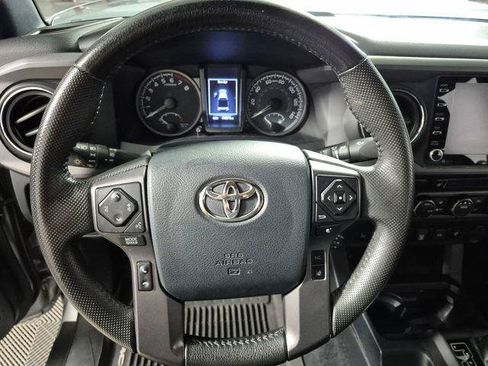 Certified 2020 Toyota Tacoma TRD Sport w/ TRD Premium Sport Package AWD/4WD image 11