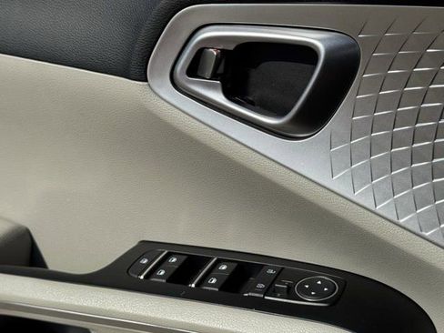 Used 2024 Kia Soul LX image 24