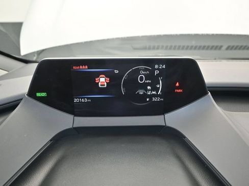Used 2023 Toyota Prius XLE FWD image 6