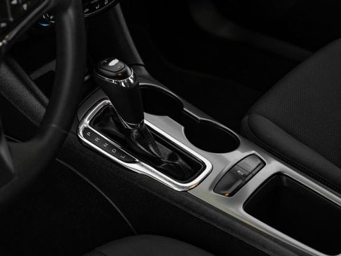 Used 2017 Chevrolet Cruze LT w/ Convenience Package image 21