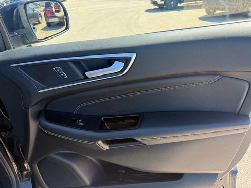 Used 2018 Ford Edge Titanium AWD/4WD image 22