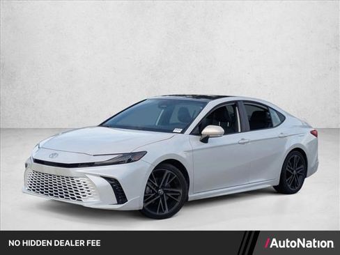 Used 2025 Toyota Camry XSE w/ Premium Package FWD image 1